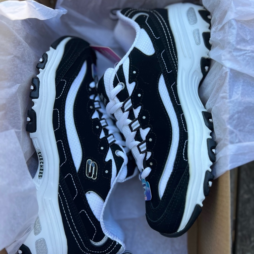 NIB Skechers D'Lites Biggest Fan Black White Chunky Sneakers Womens Size 7